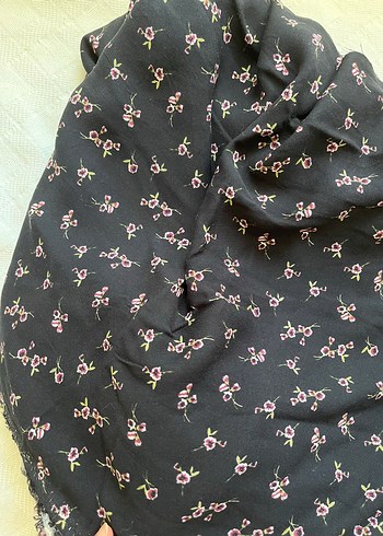 Çiçek desenli parça kumaş - Görsel 4