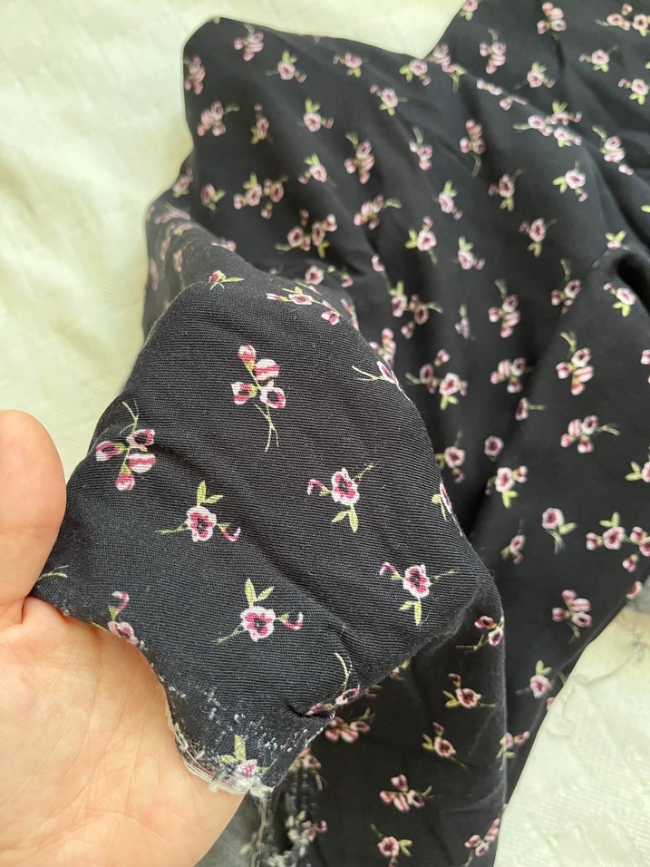 Çiçek desenli parça kumaş - Görsel 2