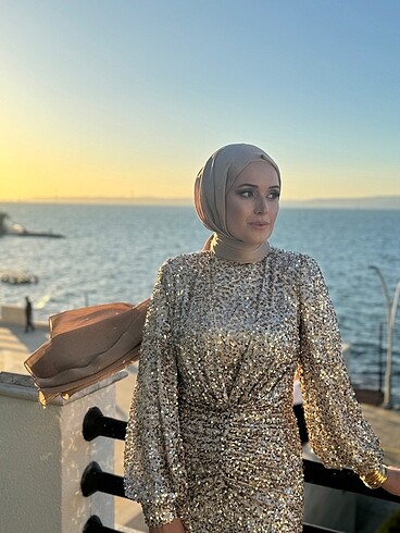 m Beden camel Renk Elbiseyi 7.500? aldım şalı dahil gönderirim sadece 1 kez kulland