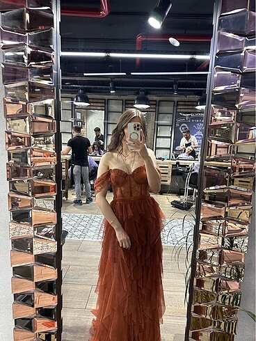 38 Beden Oleg cassini abiye