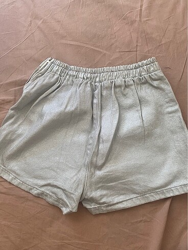 Parlak gri şortlu etek - Görsel 3