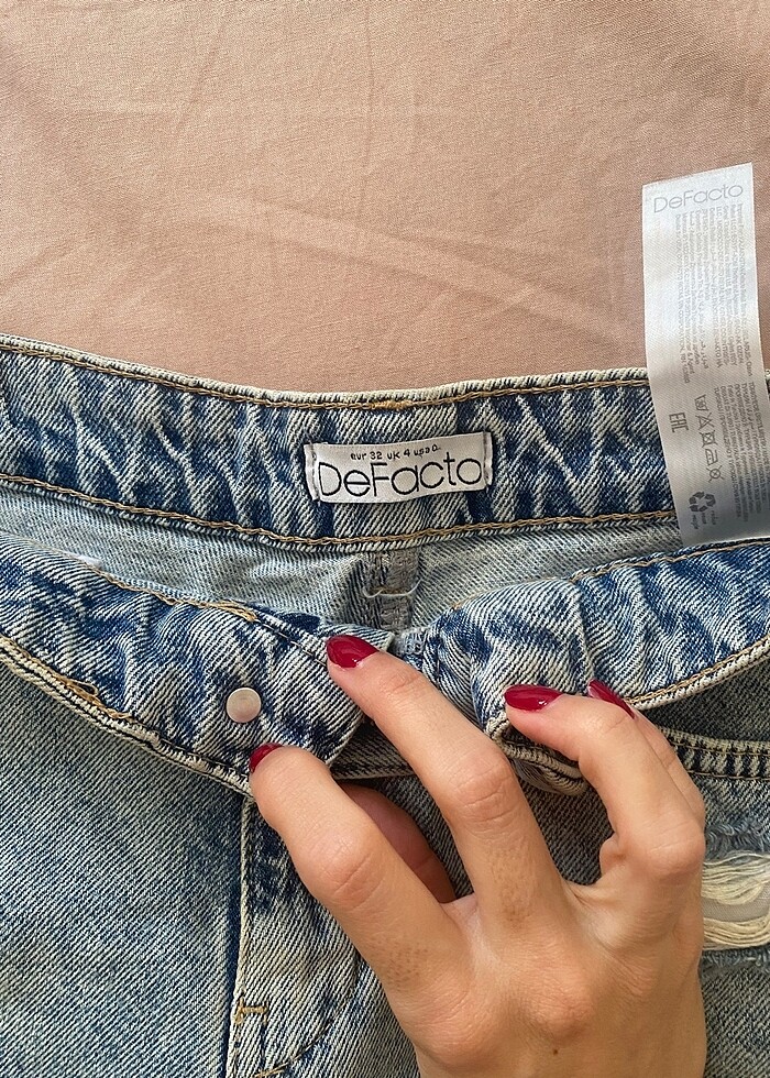 Yırtık mini şort - Görsel 2