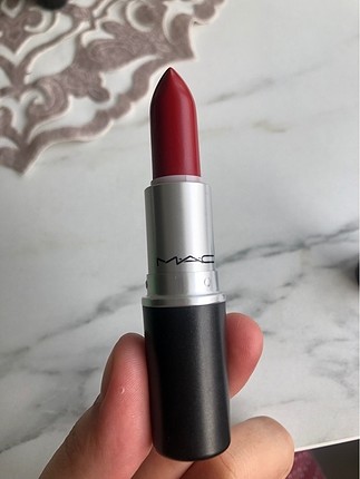 Mac russian red ruj