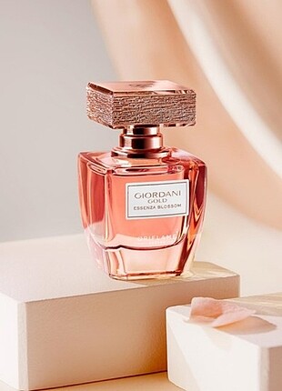 Oriflame Essenza Blossom parfüm