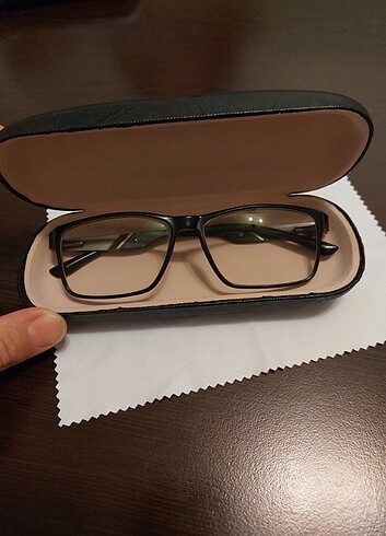 Optik gözlük