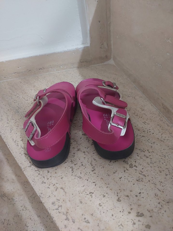 Kız Çocuk Pembe Tokalı Terlik - Görsel 4