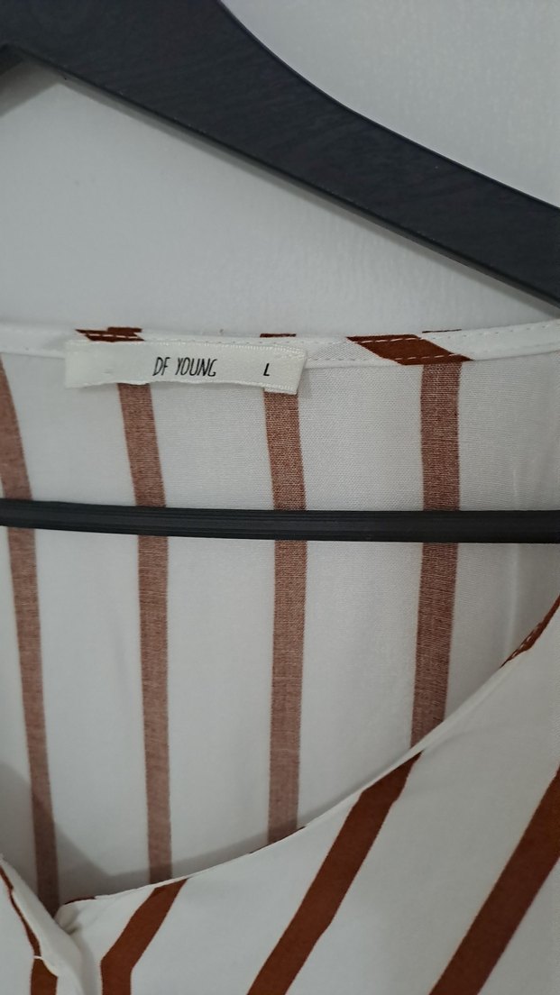 Çizgili V Yaka Düğmeli Kadın Gömlek - Görsel 5