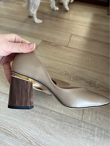 Elle marka krem renkli kalın topuklu stiletto