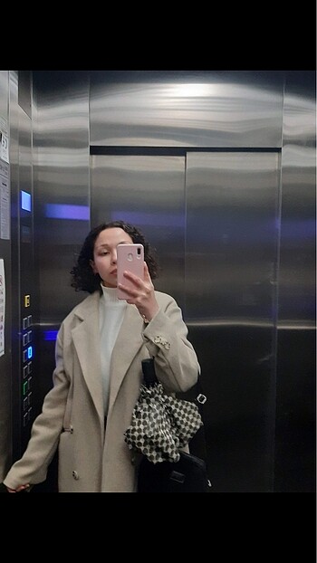m Beden Bej düğmeli kaban