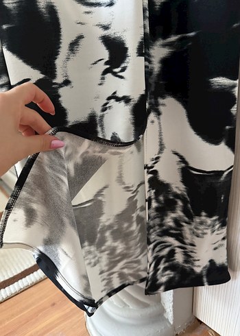 Uzun yuvarlak Yakalı Siyah Beyaz Batik Desenli Elbise - Görsel 6