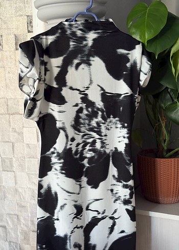 Uzun yuvarlak Yakalı Siyah Beyaz Batik Desenli Elbise - Görsel 3