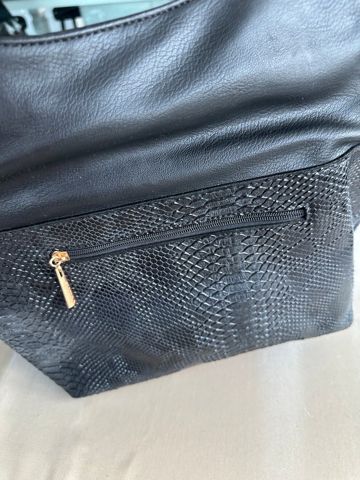 Siyah Yılan Derisi Desenli Deri Kadın Çanta - Görsel 2