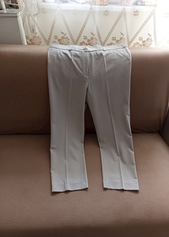 Düğmeli Bej Kumaş Kadın Pantolon - Görsel 3