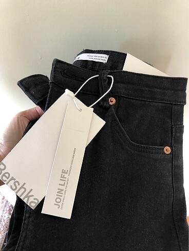 32 Beden siyah Renk Bershka ispanyol paça jean