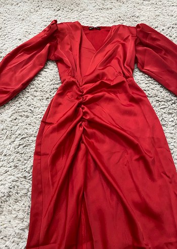 Kırmızı Uzun Saten Kadın Elbise - Görsel 2