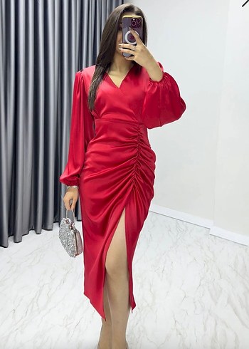 Kırmızı Uzun Saten Kadın Elbise - Görsel 4
