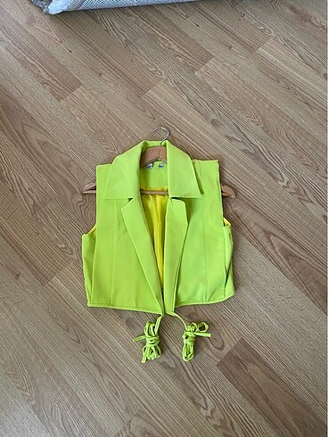 Neon yeşili