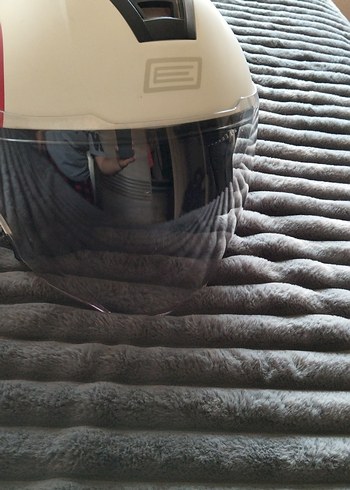 Beyaz Baskılı Seramik Motosiklet Kaskı - Görsel 2