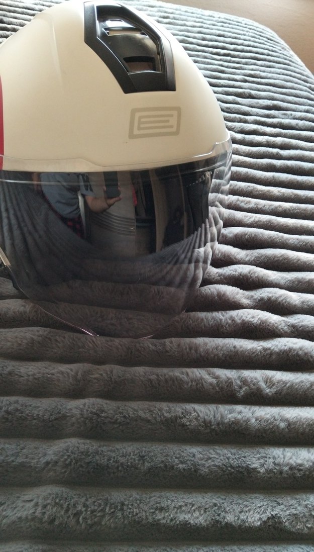 Beyaz Baskılı Seramik Motosiklet Kaskı - Görsel 2