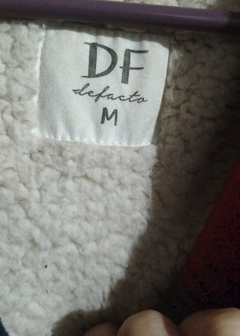 Kırmızı Desenli Düğmeli Kadın Mont - Görsel 4