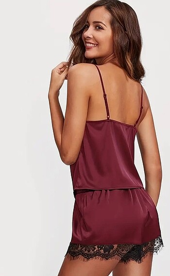 Diğer Saten Görünümlü Şortlu Pijama Takım