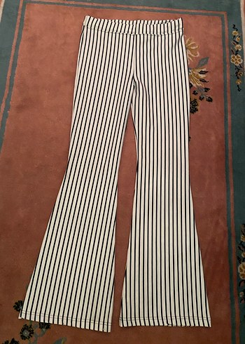 Beyaz Çizgili Pilili Kadın Kumaş Pantolon - Görsel 2