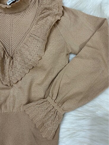 Zara Bluzz
