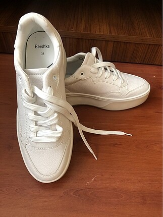 Bershka Bershka beyaz ayakkabı