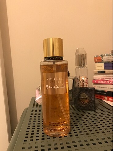 victoria secret bare vanilla vücut spreyi