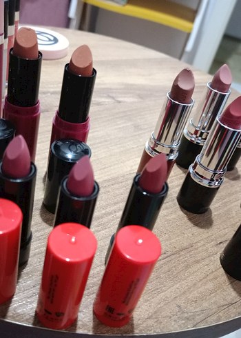 Canlı Bordo Ruj Çeşitleri - Görsel 3