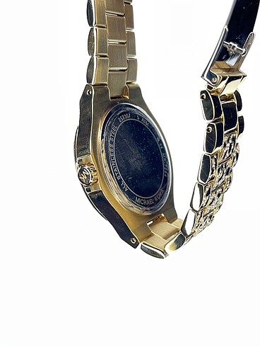 Beden Michael Kors Saat %70 İndirimli.