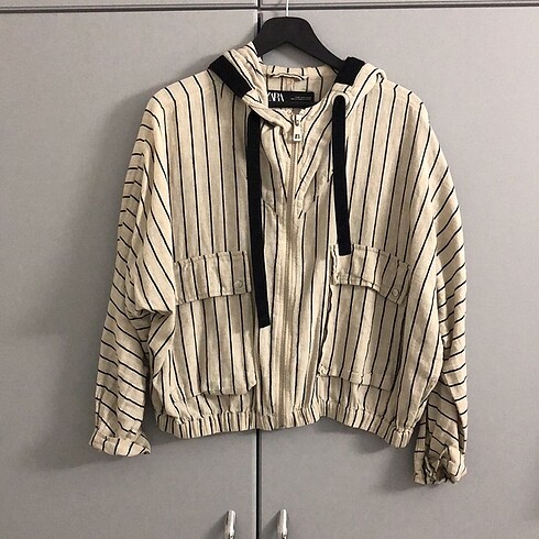 Zara Kapüşonlu Ceket