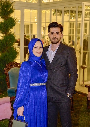 38 Beden Uzun Kollu Parlak Mavi Kadın Abiye Elbise
