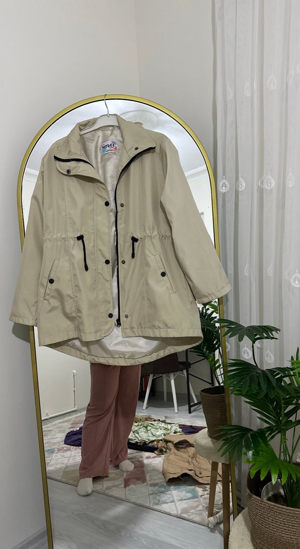 Bej Düğmeli Kısa Street Wear Yağmurluk - Görsel 3