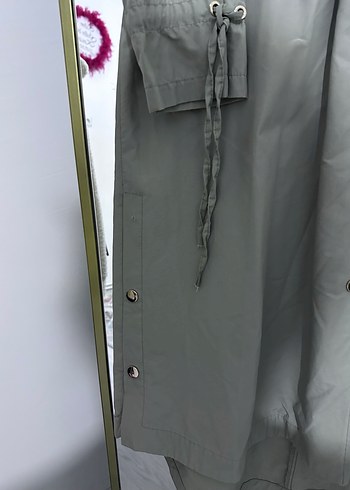 Kadın Uzun Düğmeli Gri Yağmurluk - Görsel 6