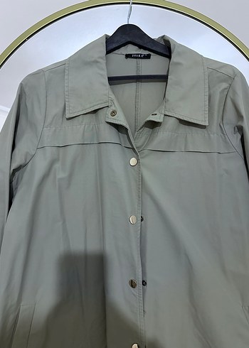 Kadın Uzun Düğmeli Gri Yağmurluk - Görsel 4