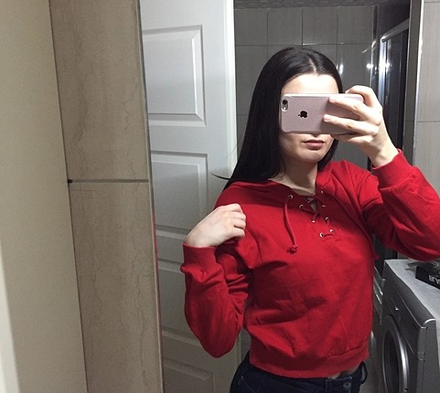 Kırmızı sweatshirt
