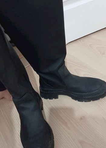 Zara Kadın Siyah Dizüstü Lastik Topuklu Bot