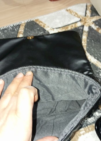 Klasik Siyah Yılan Desenli Zincirli Deri Çanta - Görsel 3