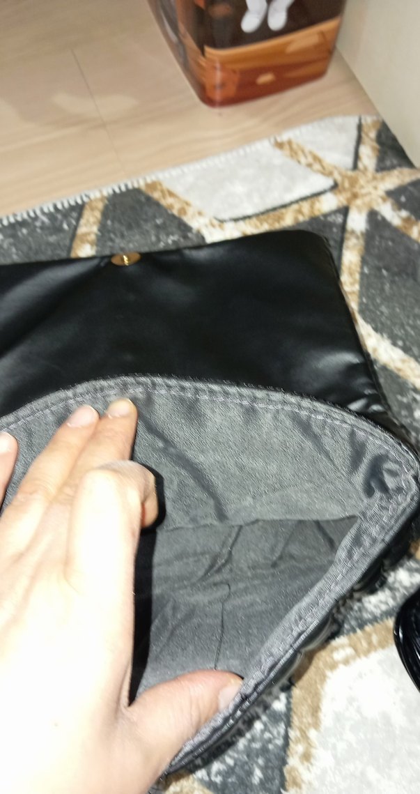 Klasik Siyah Yılan Desenli Zincirli Deri Çanta - Görsel 3