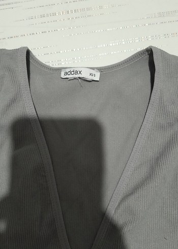 V Yaka Gri Mini Spor Büstiyer - Görsel 4