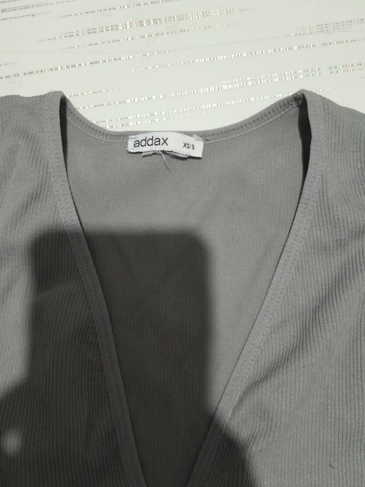 V Yaka Gri Mini Spor Büstiyer - Görsel 4