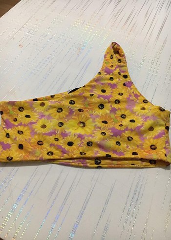 Zara Sarı ve Pembe Ayçiçeği Desenli Tek Omuz Crop Top - Görsel 3