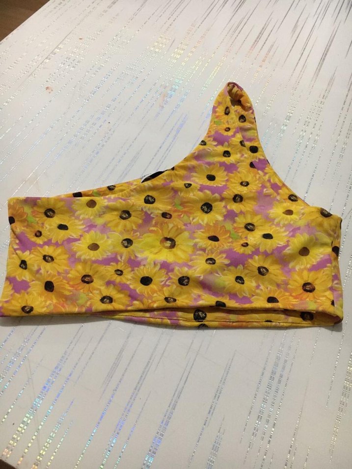 Zara Sarı ve Pembe Ayçiçeği Desenli Tek Omuz Crop Top - Görsel 3