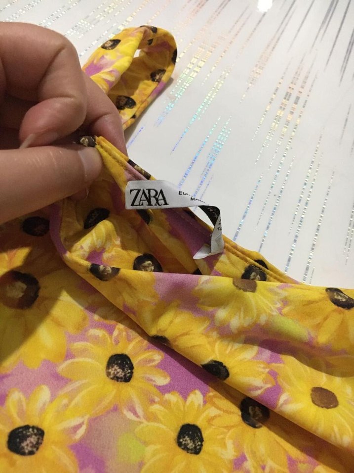 Zara Sarı ve Pembe Ayçiçeği Desenli Tek Omuz Crop Top - Görsel 5