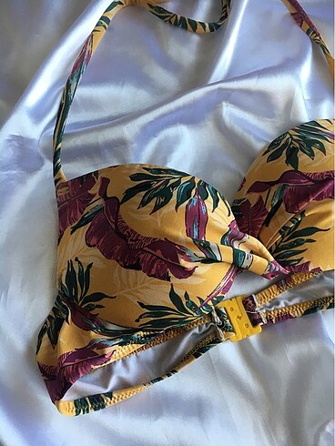 LC Waikiki Bikini üstü