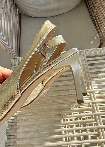 Zara Altın Renkli Yılan Desenli taşlı Stiletto Topuklu Ayakkabı