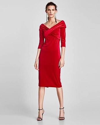 Zara kadife gece elbisesi