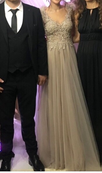 Nişan elbisesi