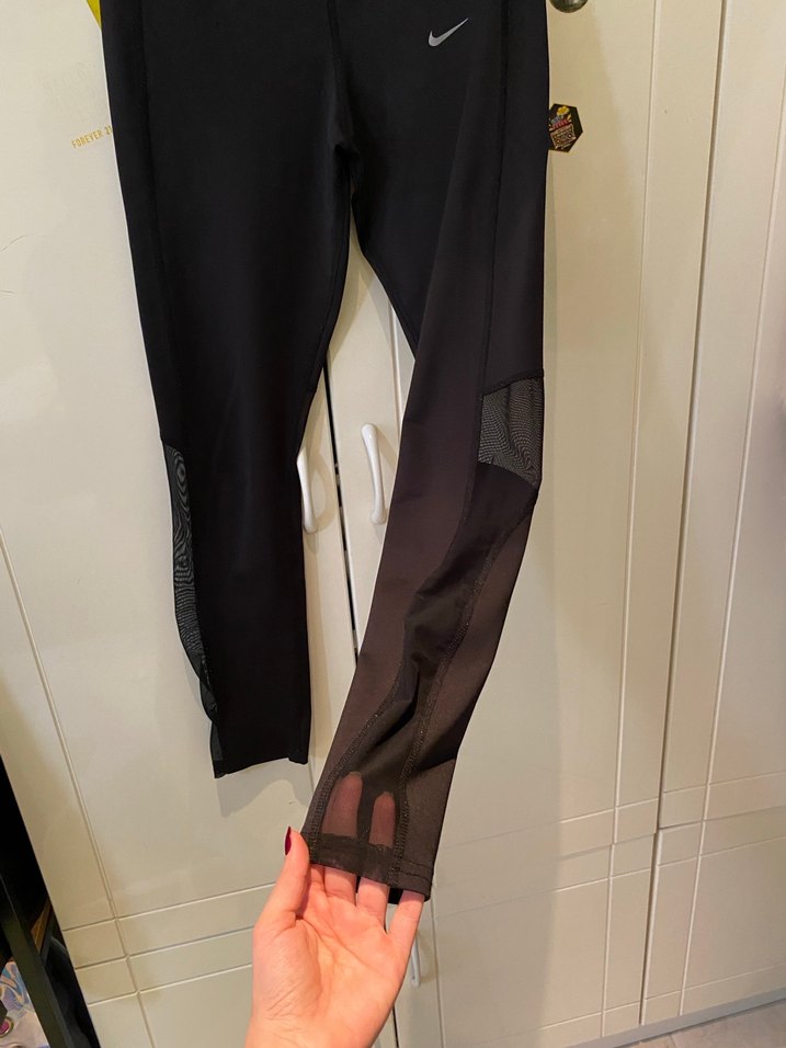 Siyah Nike Kadın Spor Tayt Velcro Detaylı - Görsel 3